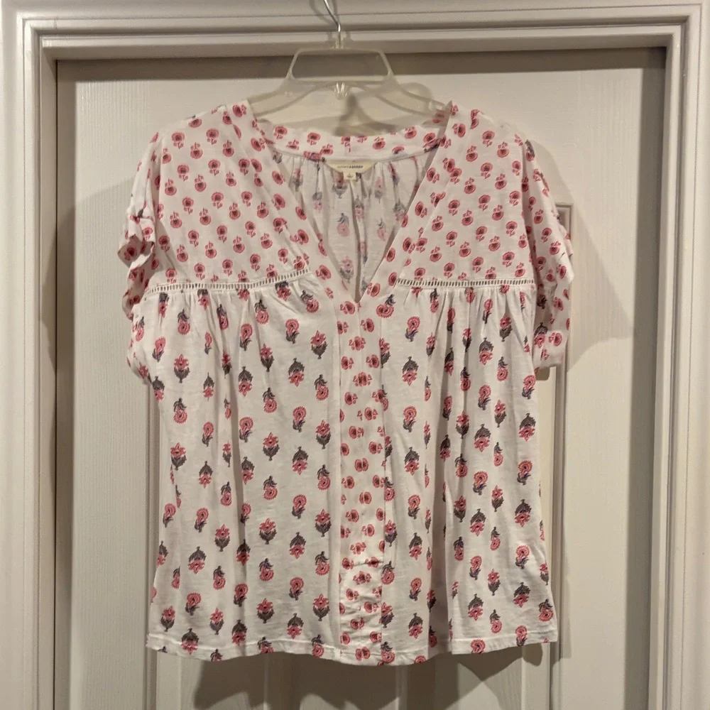 Lucky Brand White Blouse with Pink Floral Print size L like new - Picture 2 of 4